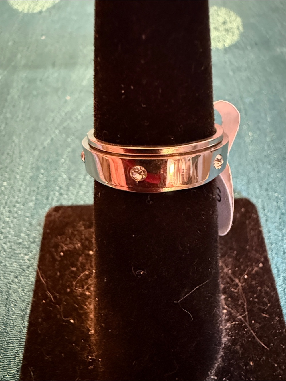 Classic Silver Tone Band spin Ring with Clear Crystal Accents - Picture 1 of 2